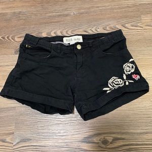 Ruehl 925 Shorts Embroidered Floral Black Women’s Medium